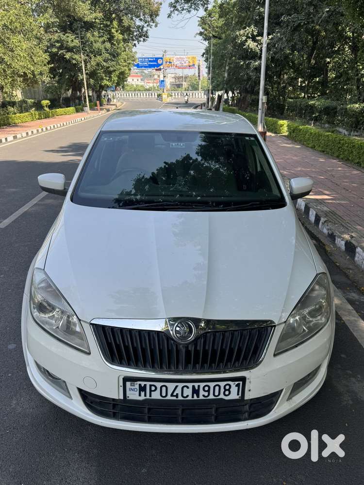 Skoda Rapid 1.6 Elegance Tdi At, 2015, Diesel