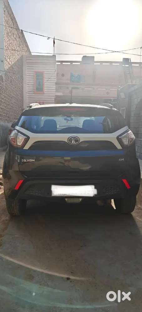 Tata Nexon 1.2 Revotron 2019 Single Hand
