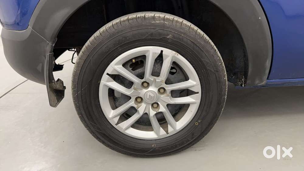 Renault Triber Rxt, 2022, Petrol