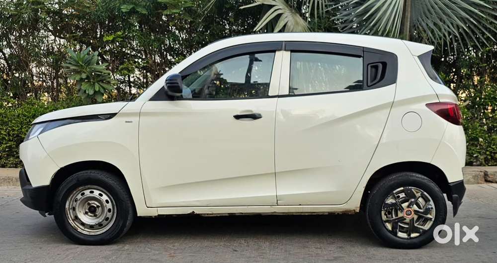 Mahindra Kuv 100
