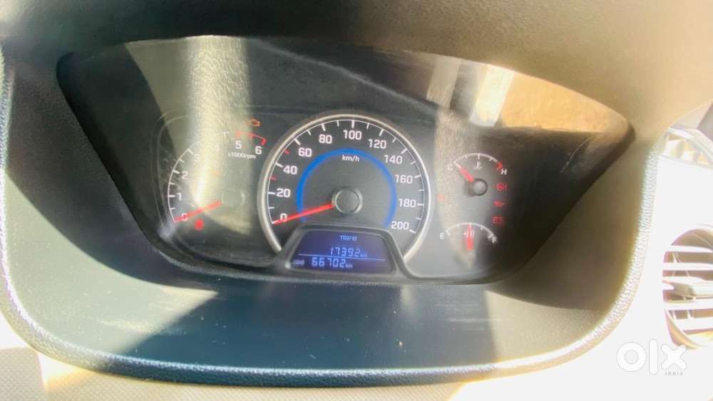 Hyundai Grand I10 2016 Diesel 67025 Km Driven