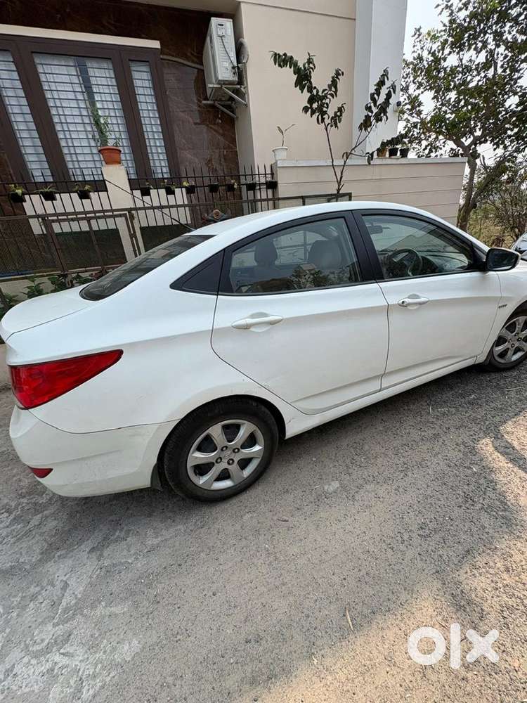 Hyundai Verna Petrol 2013