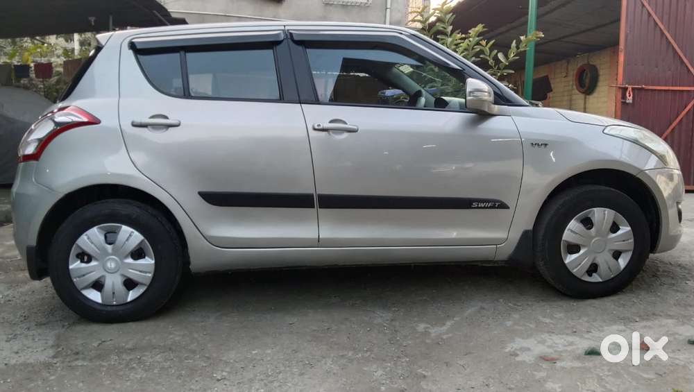 Maruti Suzuki Swift Vxi With Abs, 2012, Petrol
