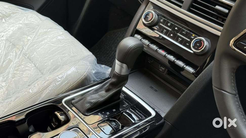 Mahindra Xuv700 2.2 Ax 7 Diesel At Str Awd, 2024, Diesel