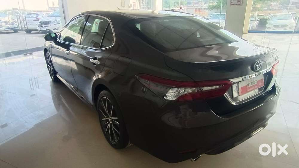 Toyota Camry Hybrid, 2023, Cng & Hybrids