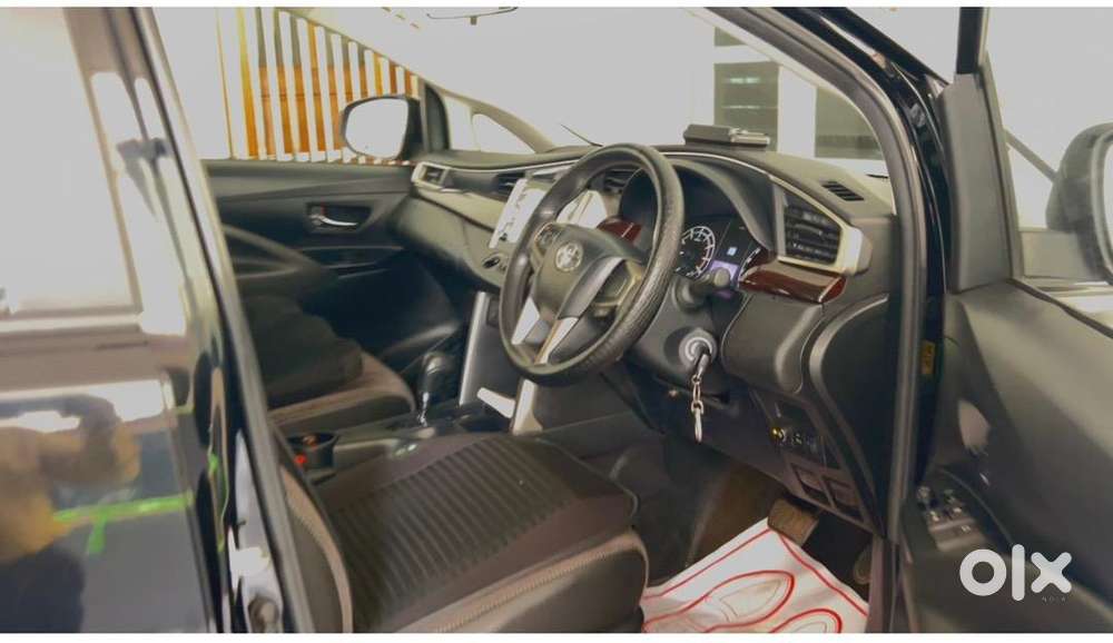 Toyota Innova Crysta 2022 Petrol 30500 Km Driven