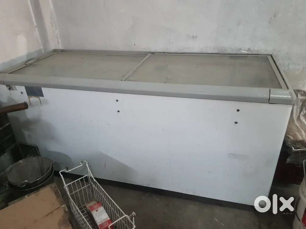 600 ltrs GLASS TOP ELANPRO DEEP FRREEZER