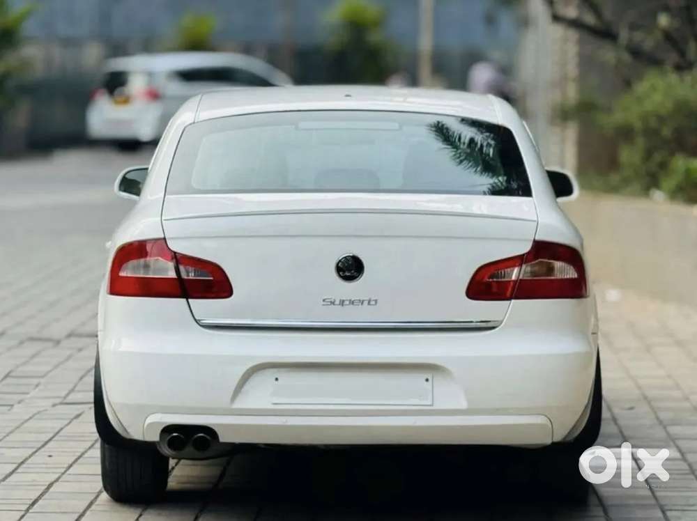Skoda Superb, 2011, Petrol
