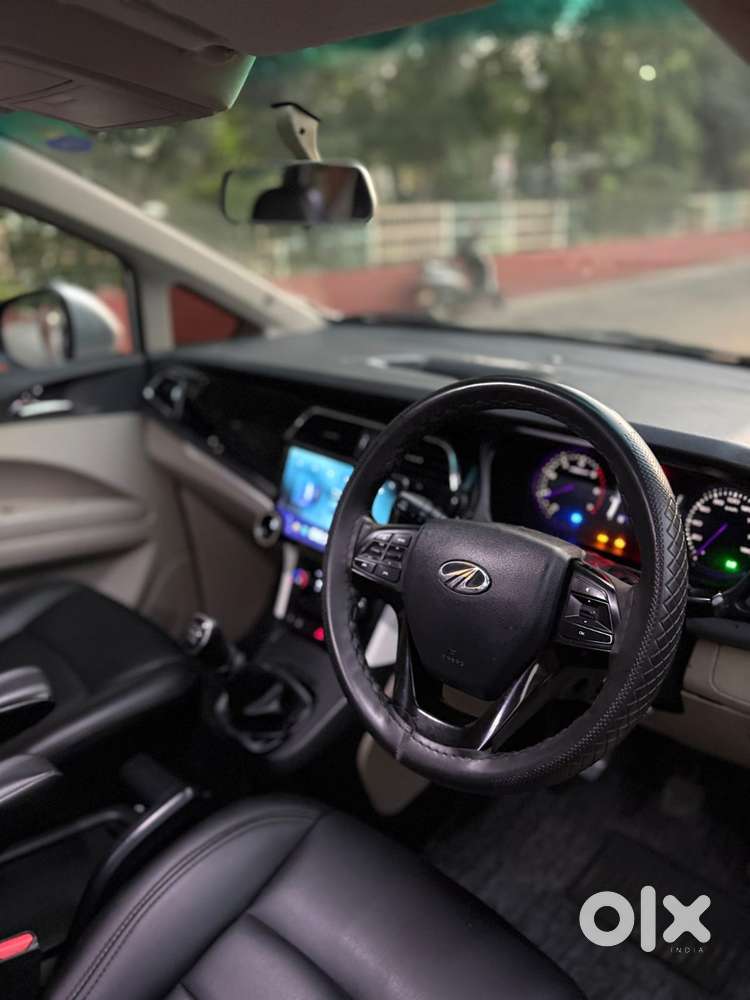Mahindra Marazzo M6, 2018, Diesel