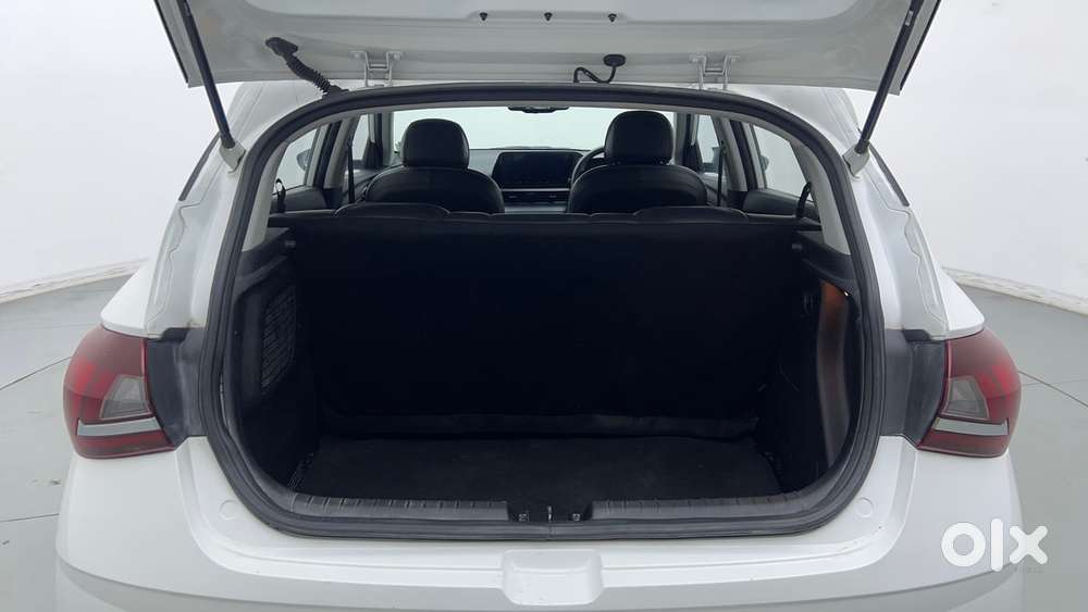 Hyundai I20 Asta (o) 1.2 Ivt Dual Tone, 2021, Petrol