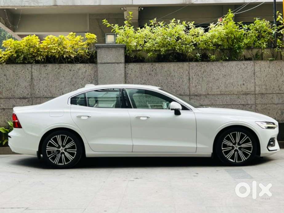 Volvo S60 T4 Inscription, 2023, Petrol