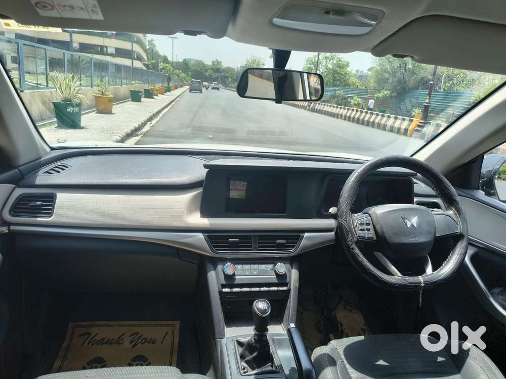 Mahindra Xuv700 Ax 5 Petrol Mt Str (e), 2022, Diesel