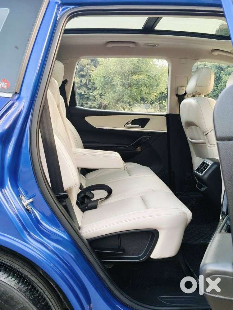 Mahindra Xuv700 2.0 Ax 7 Petrol At Luxury Pack Str, 2022, Petrol