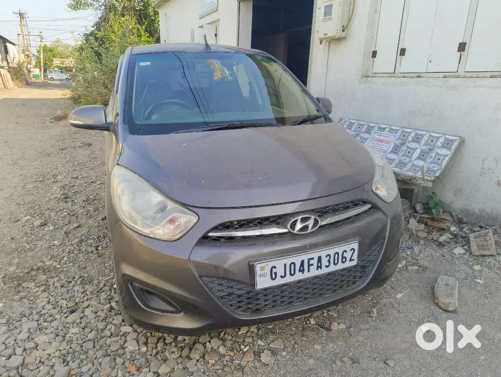 Urgent Sale: I10 Sportz 2011  82.5k Km  Clean & Maintained