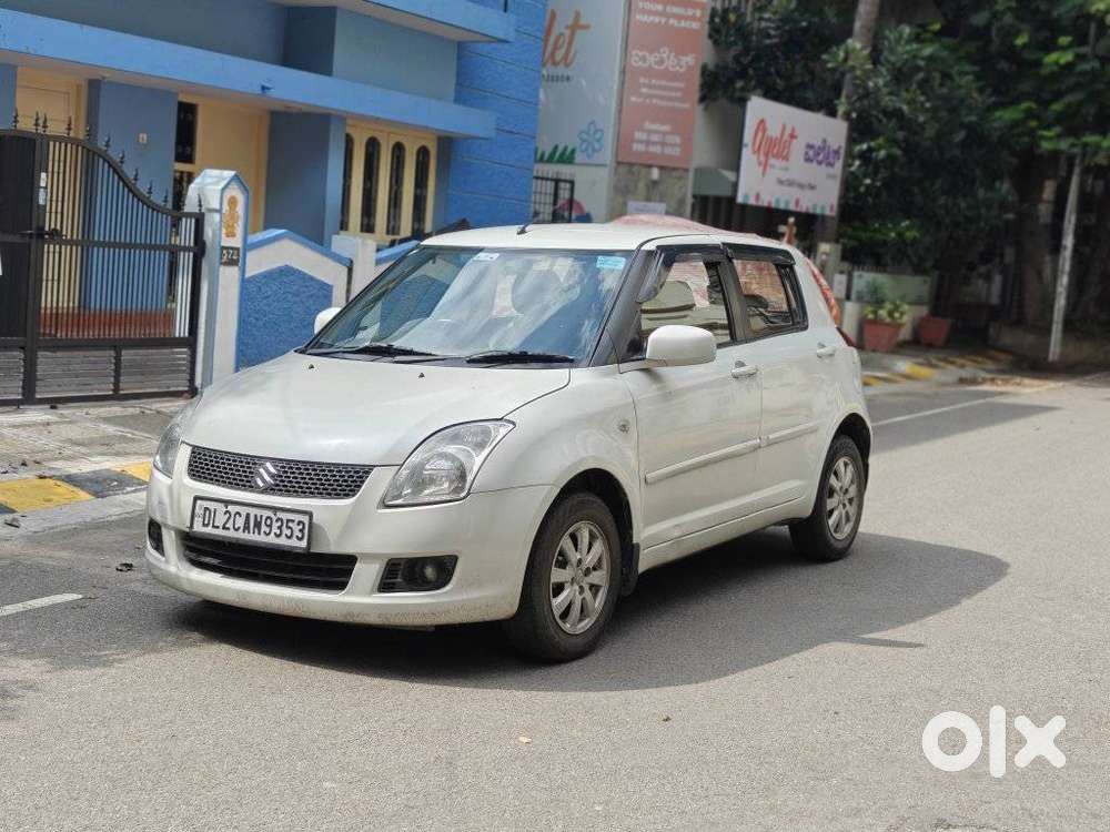 Maruti Suzuki Swift Vvt Zxi, 2012, Petrol