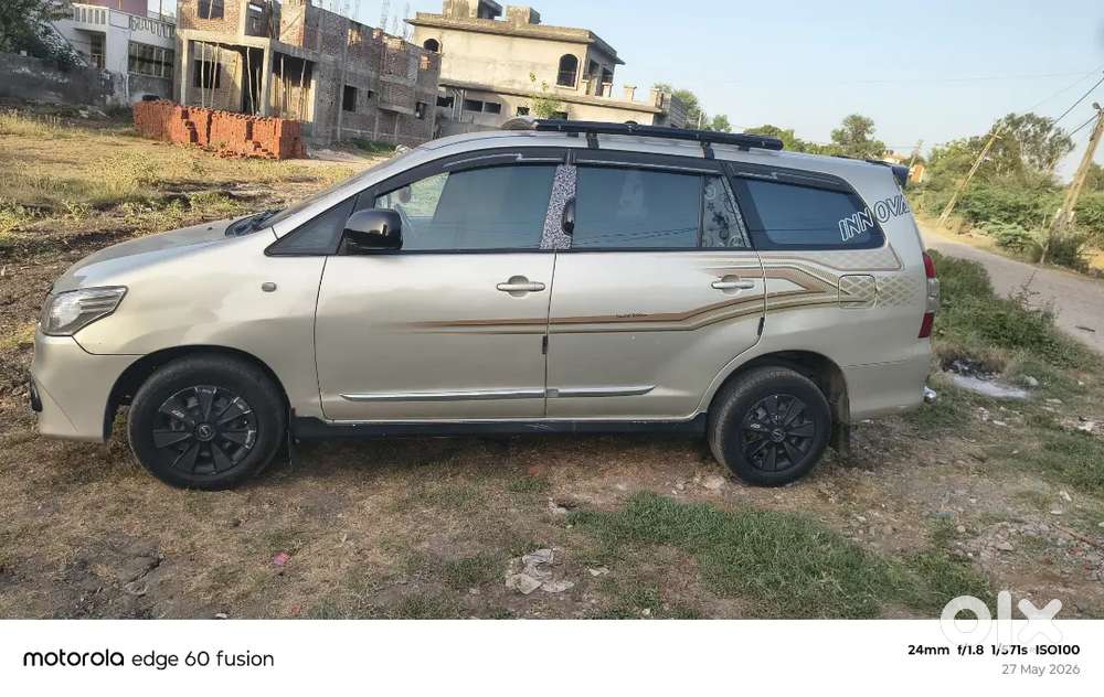 Toyota Innova 2014