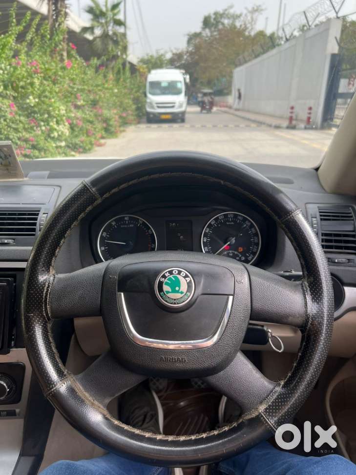 Skoda Laura Tsi Ambition At, 2012, Petrol