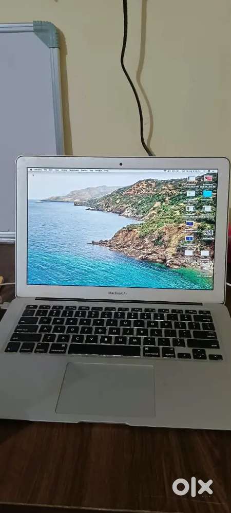 Apple MacBook Air 13-inch Corei5 8gb ram