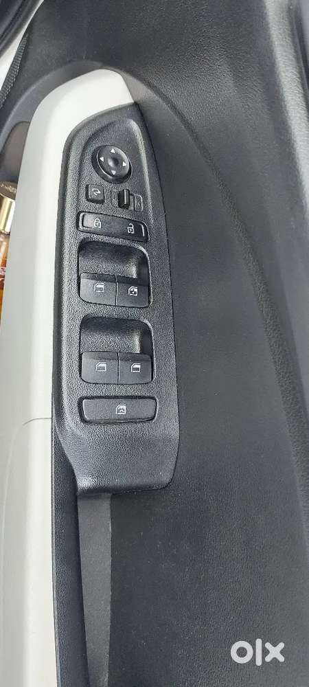 Hyundai Venue 2023 Petrol Well Maintained With Service Record