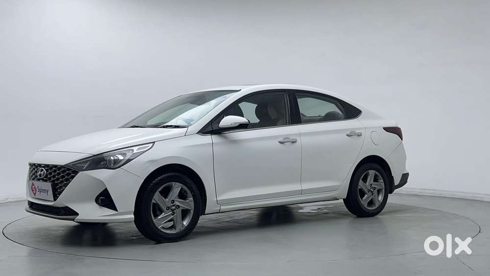 Hyundai Verna 1.5 Sx Ivt, 2022, Petrol
