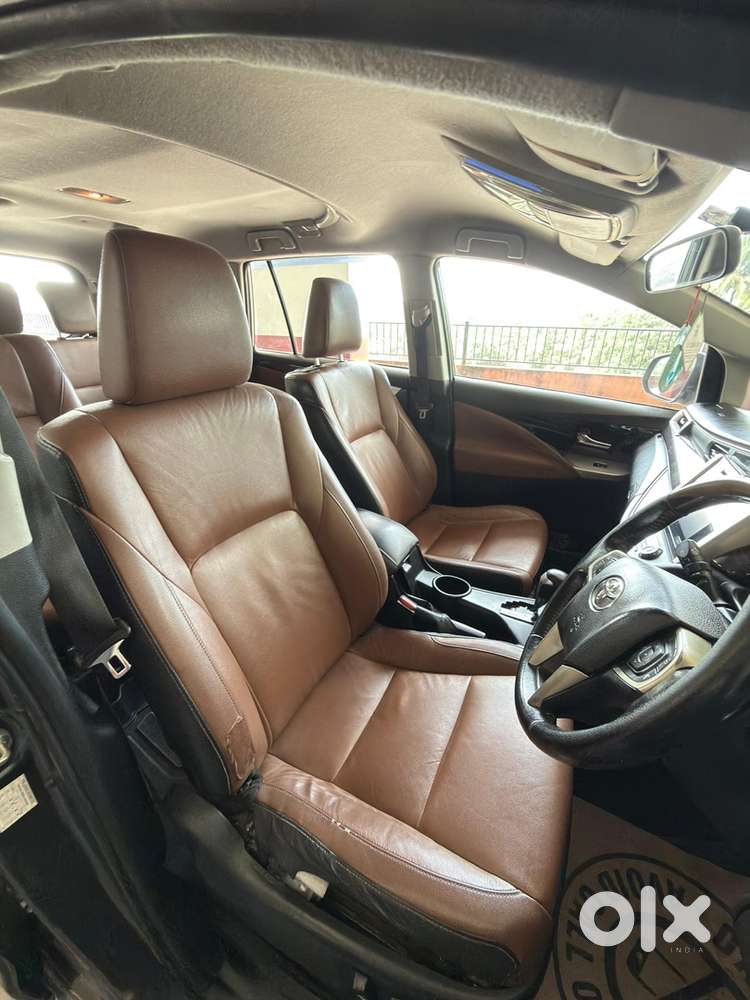 Toyota Innova Crysta 2.8z 2016