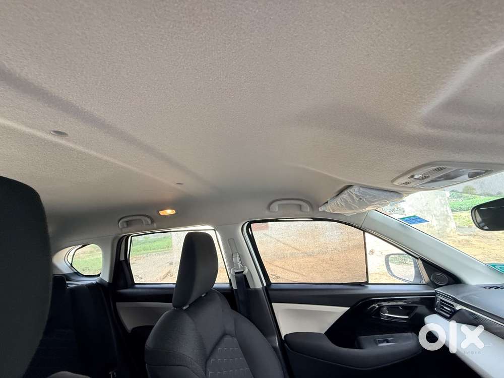 Maruti Suzuki Victoris 2026 15000 Km Driven
