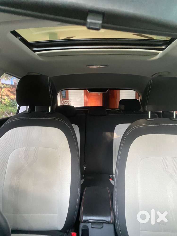 Hyundai Venue Petrol 2025