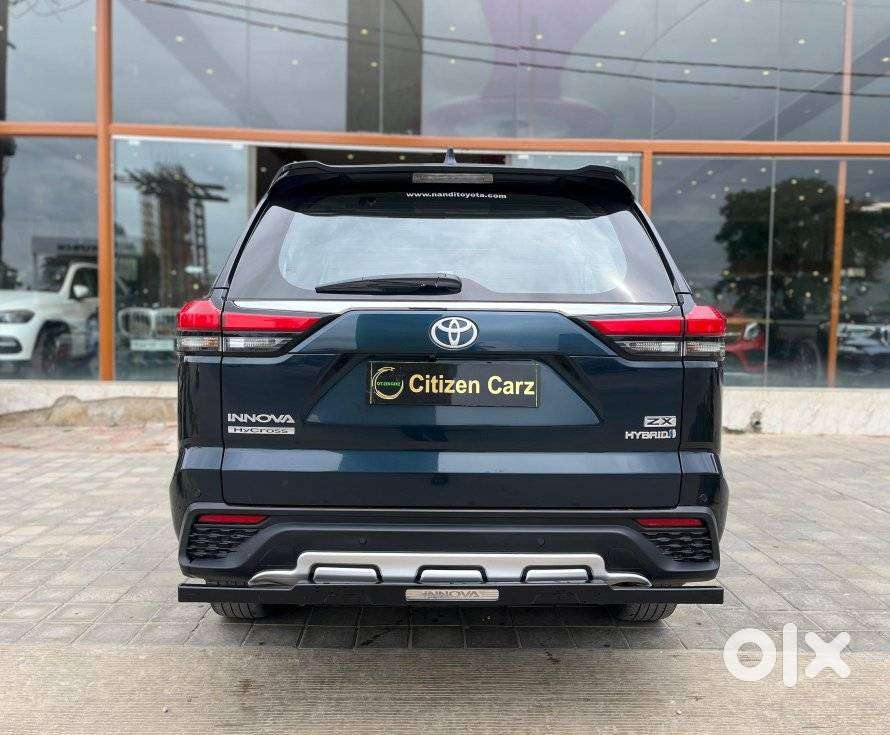 Toyota Innova Hycross 2.0 Zx (o) Hybrid 7 Str, 2023, Petrol