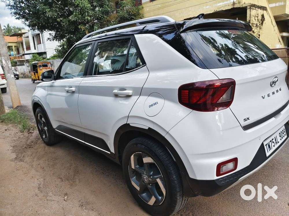 Hyundai Venue Sx (o) Mt 1.5 Diesel Dual Tone, 2019, Diesel