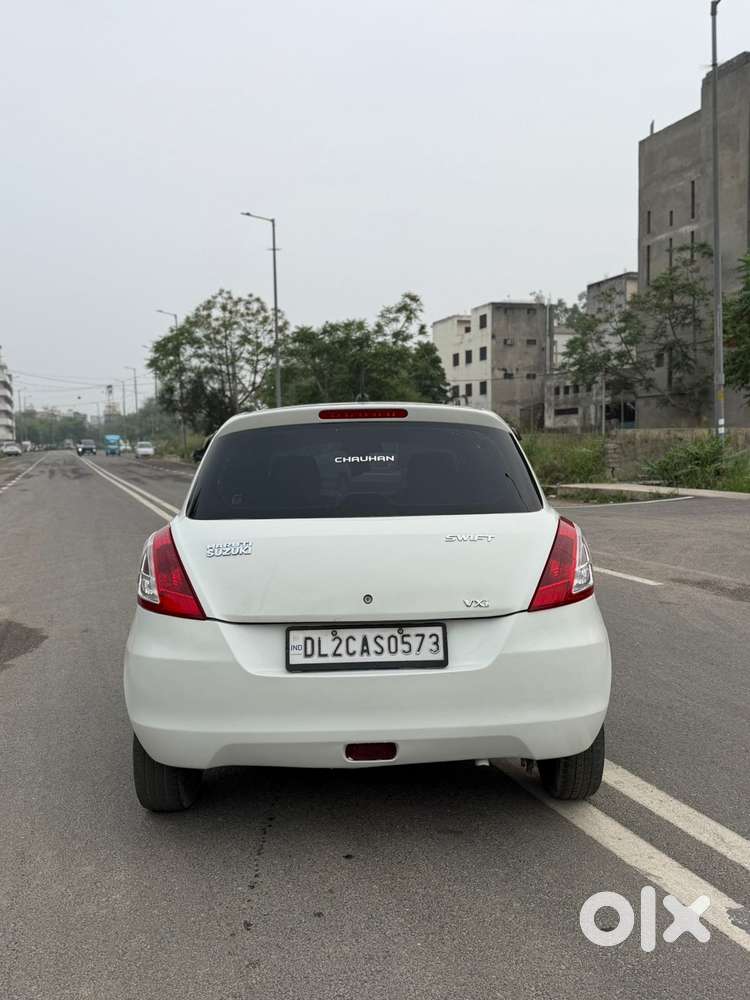 Maruti Suzuki Swift Vxi + Manual, 2013, Cng & Hybrids