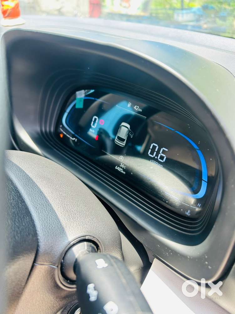 Hyundai Venue Petrol Manual 2024