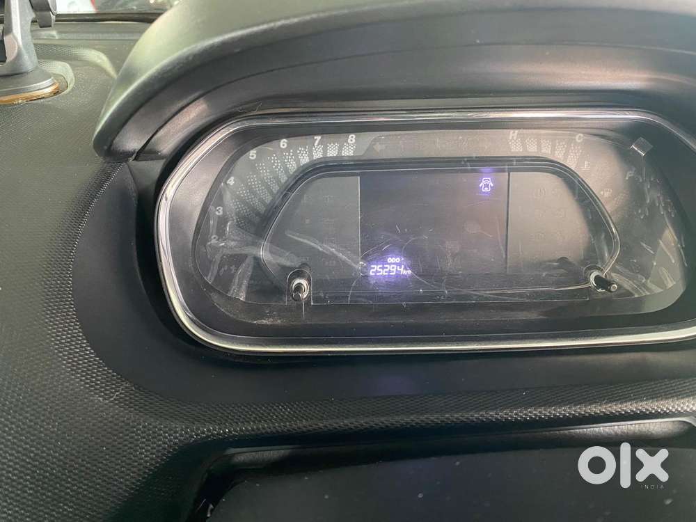 Tata Tiago, 2024, Petrol