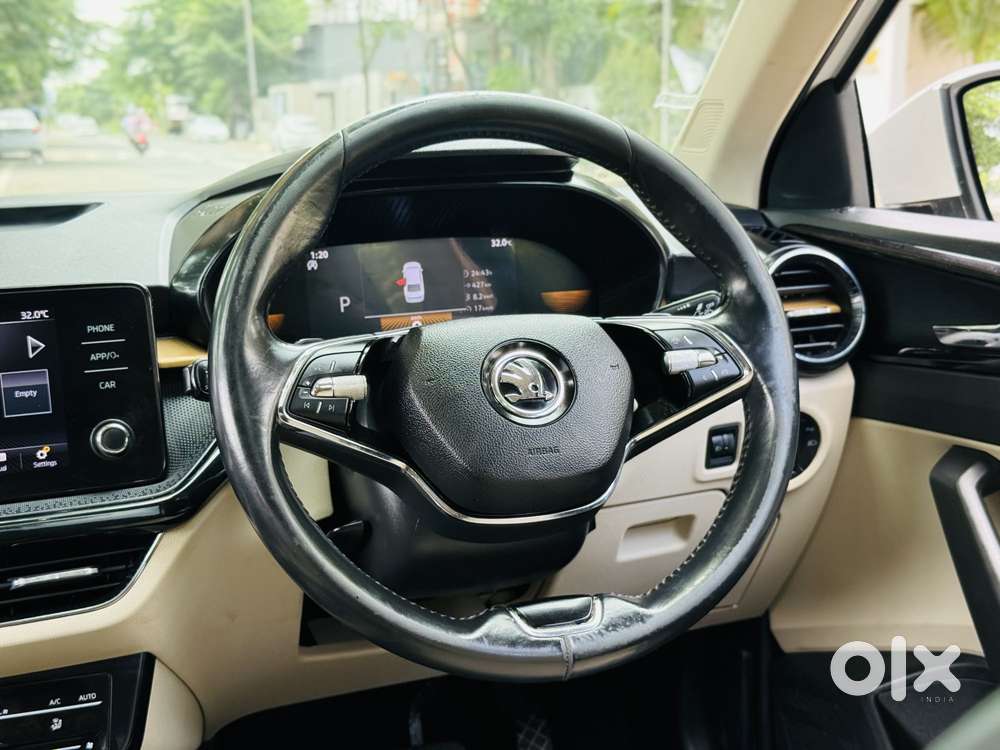 Skoda Slavia Style 1.0l Tsi At, 2023, Petrol