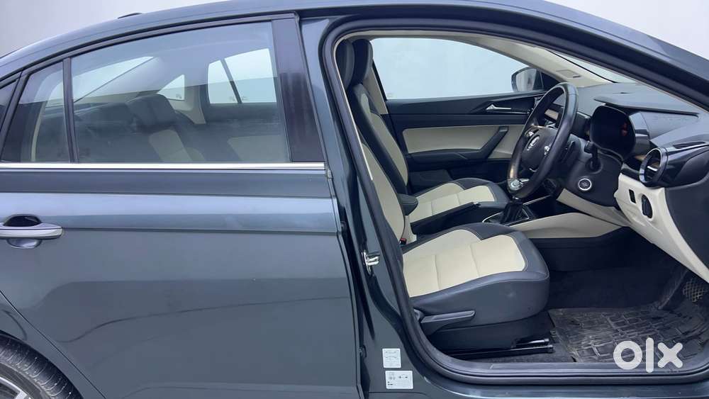 Skoda Slavia Style 1.0l Tsi At, 2022, Petrol