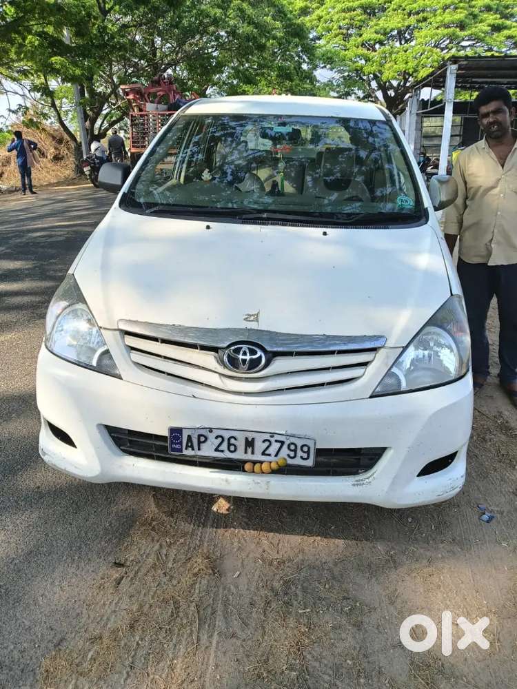 Toyota Innova Hycross 2006