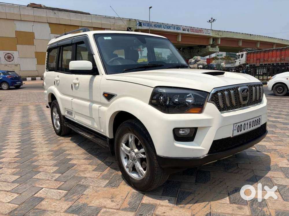 Mahindra Scorpio S10, 2015, Diesel