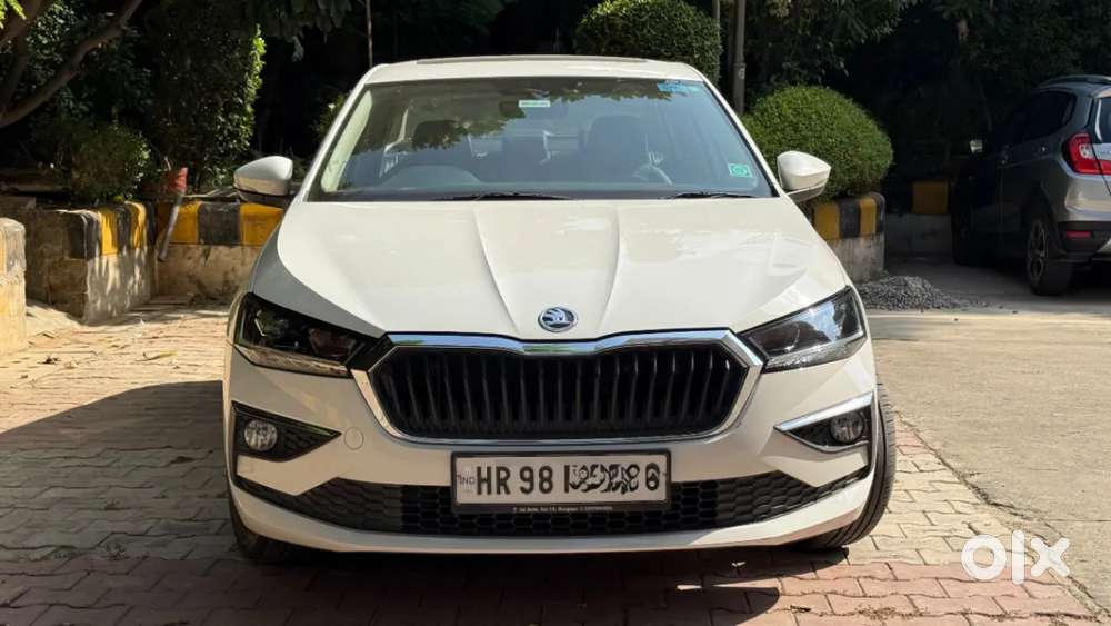 Skoda Slavia Ambition 1.0l Tsi At, 2022, Petrol