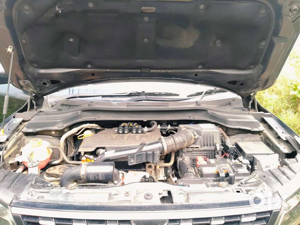 Mahindra Xuv300 W6, 2023, Cng & Hybrids