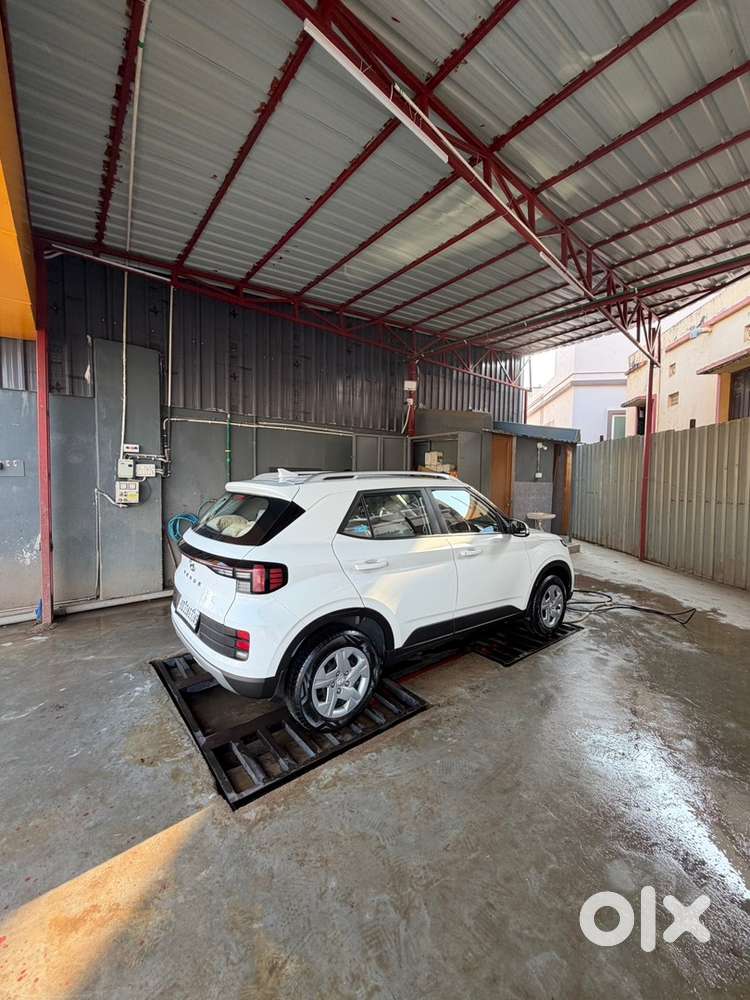 2022 Hyundai Venue Petrol Manual 26000 Km Car