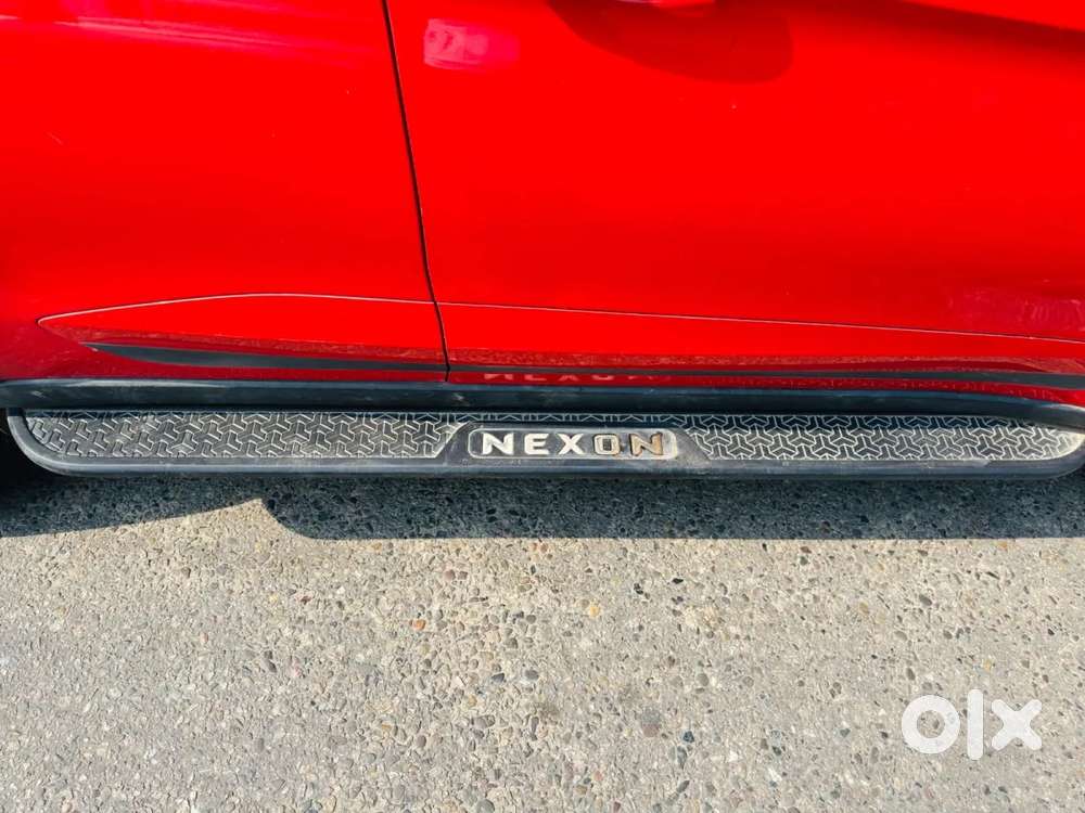 Tata Nexon, 2023, Petrol