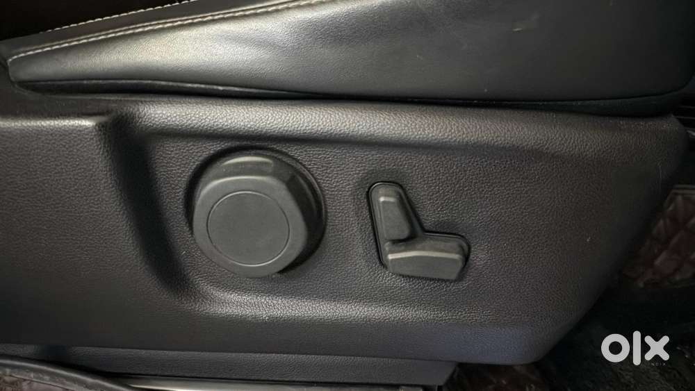 Mahindra Scorpio-n 2.0 Z8 L Petrol At 7 Str, 2023, Petrol