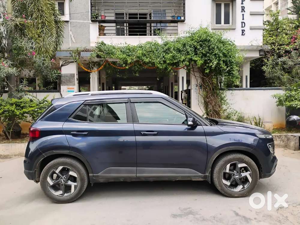 Hyundai Venue 2021 Diesel 82000 Km Driven