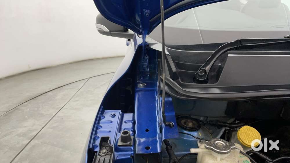 Renault Triber 1.0 Rxz Dual Tone, 2022, Petrol