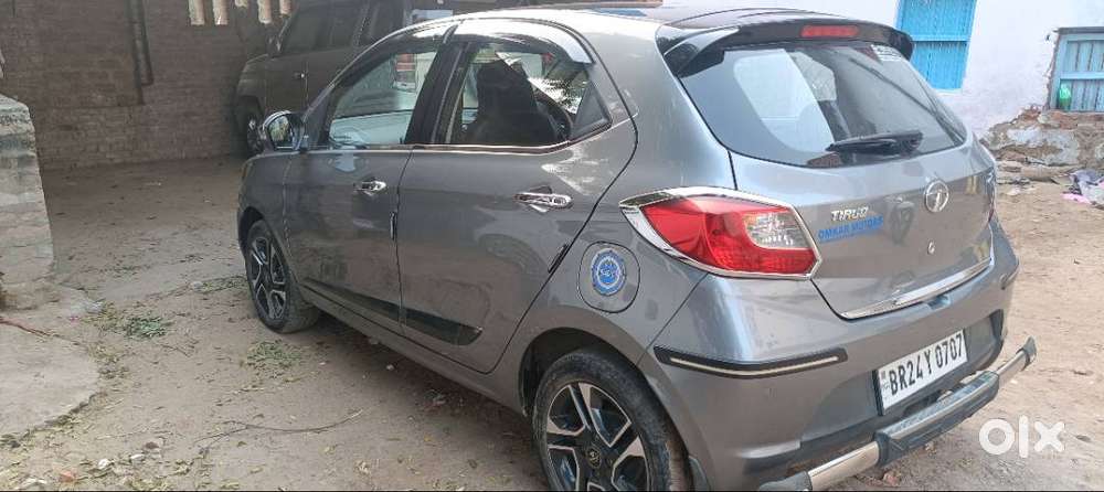 Center Locking Alloy Wheel Touch Screen Music System