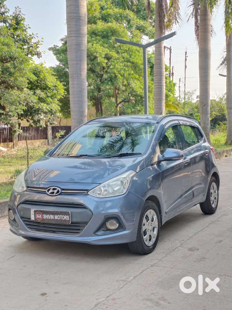 Hyundai Grand I10 Sportz, 2016, Petrol