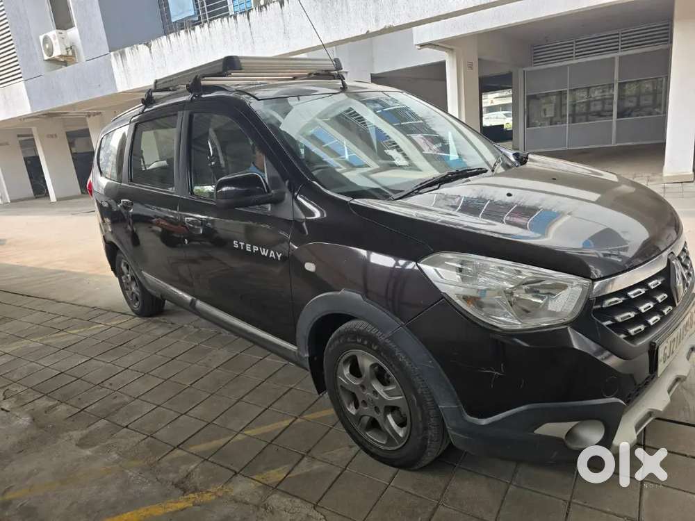 Renault Lodgy Rxz Diesel 2015  98,000 Km  7 Seater  1st Owner