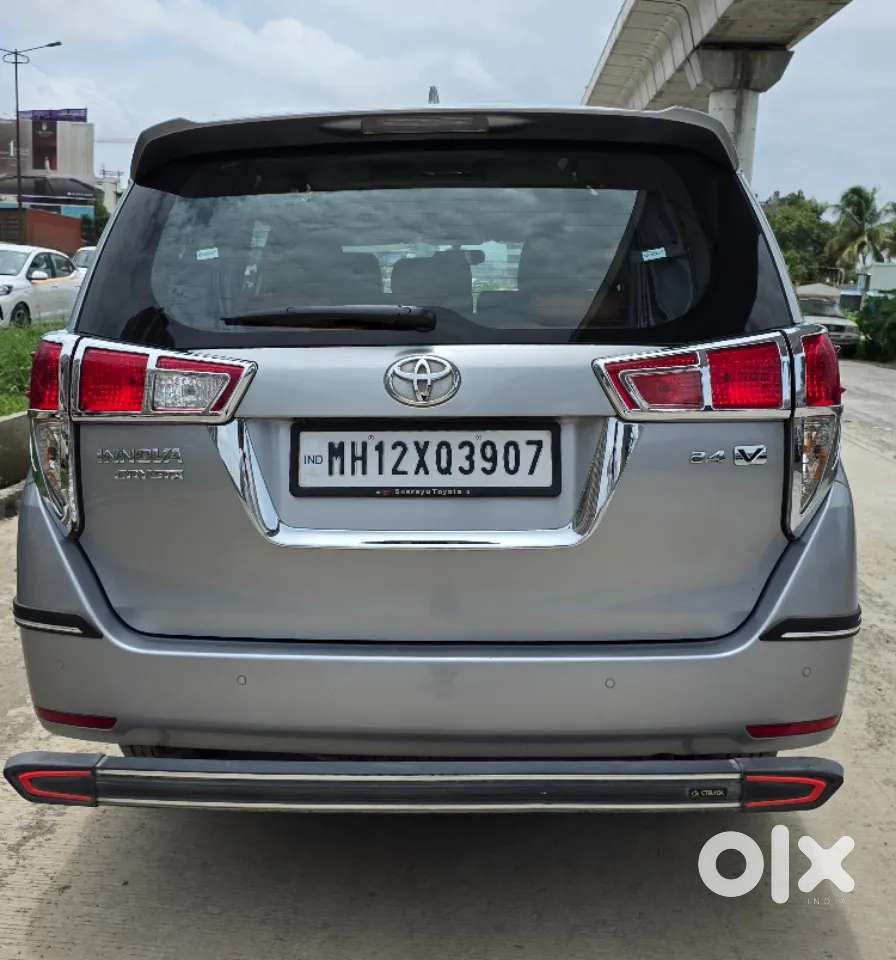 Toyota Innova Crysta [2020-ongoing] 2.4 Vx 8 Str, 2025, Diesel