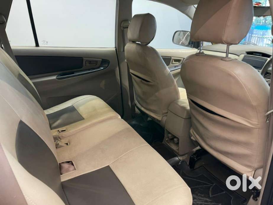 Toyota Innova 2.5 G (diesel) 8 Seater, 2013, Diesel