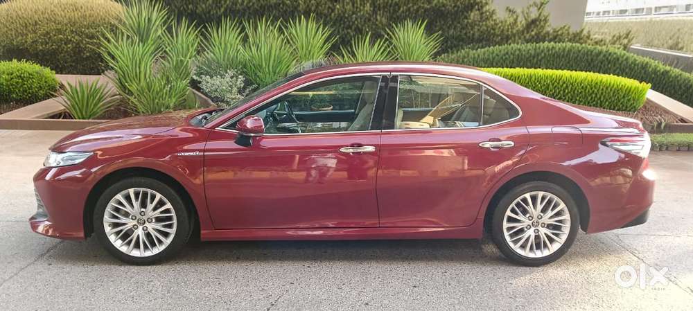 Toyota Camry Hybrid, 2019