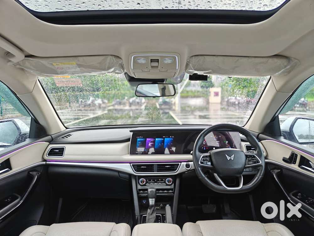 Mahindra Xuv700 2.2 Ax 7 Diesel At Str, 2024, Diesel
